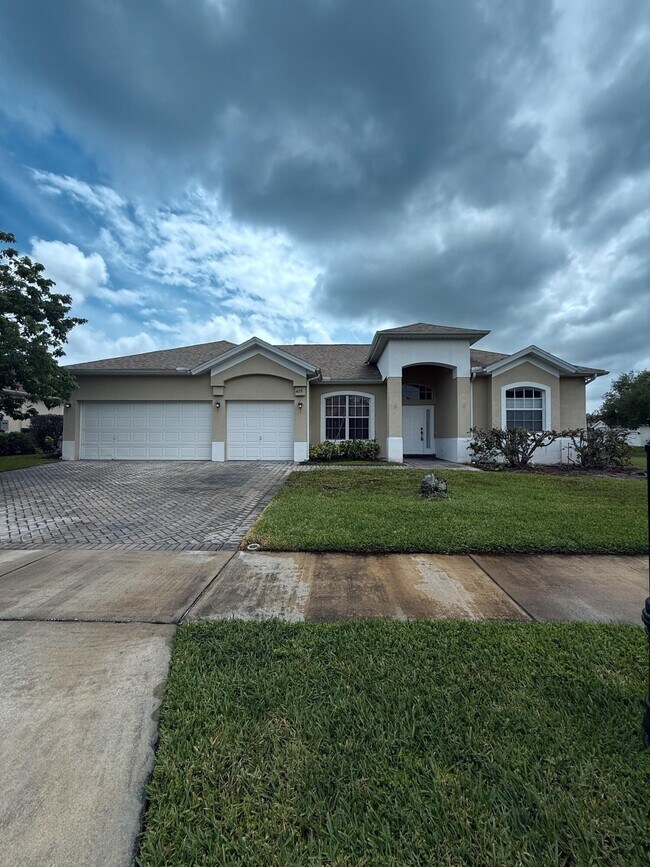 408 North Key Lime Square SW in Vero Beach, FL - Building Photo - Building Photo