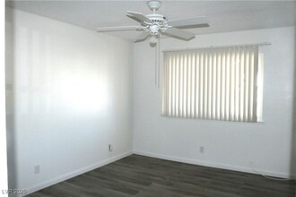 132 Hyman Pl in Las Vegas, NV - Building Photo - Building Photo