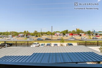 1501 W Howard Ln in Austin, TX - Building Photo - Building Photo