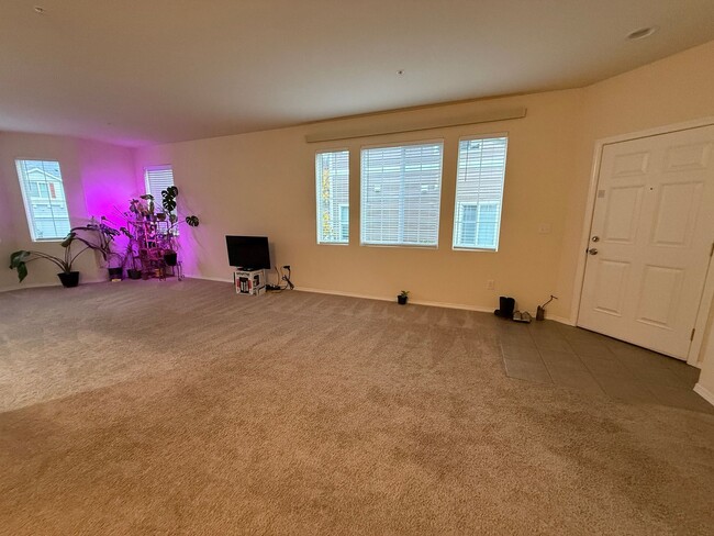 1653 Burnside Pl in Dupont, WA - Building Photo - Building Photo