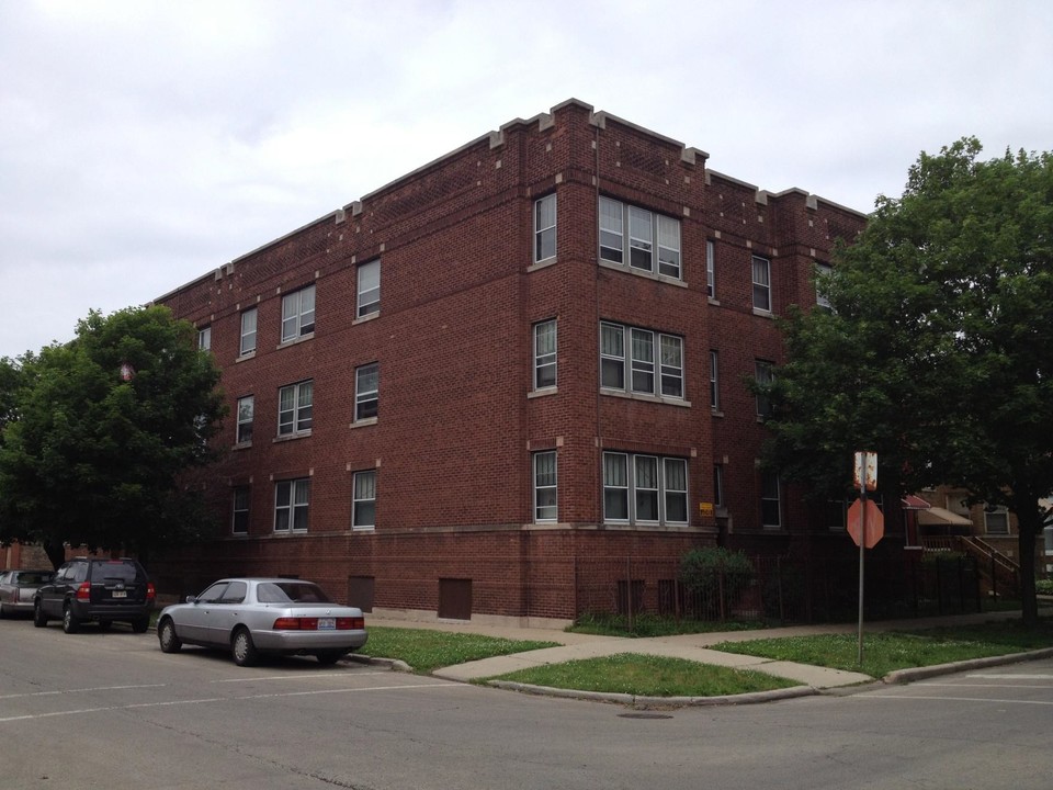 Park Manor 12 Unit Multifamily in Chicago, IL - Building Photo