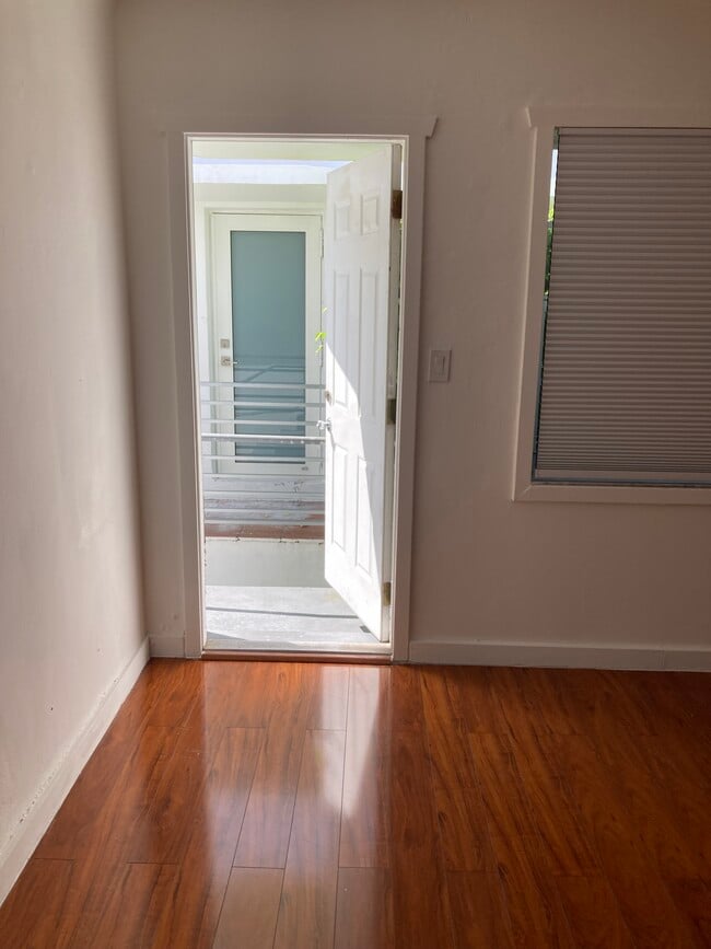 2101 Bay Dr, Unit Apartment 3 in Miami, FL - Building Photo - Building Photo