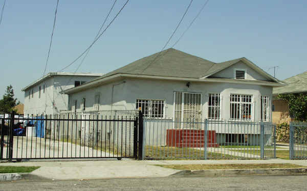 1245-1247 E 40th Pl in Los Angeles, CA - Building Photo