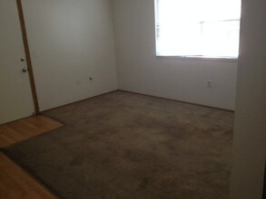 131-149 SE 151st Ave-Unit -145-03 in Portland, OR - Building Photo - Building Photo