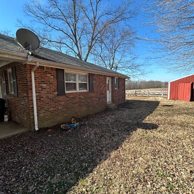 226 Magnolia St in Pembroke, KY - Building Photo - Building Photo