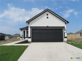 352 Blacktail Dr in New Braunfels, TX - Building Photo