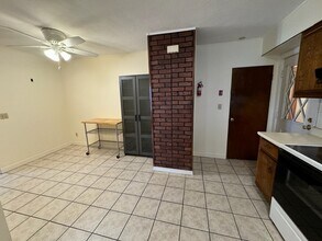 256 Powder House Blvd, Unit #1 in Somerville, MA - Foto de edificio - Building Photo