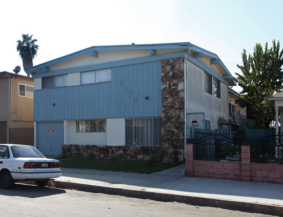 The Elm Street Apartments in Long Beach, CA - Building Photo