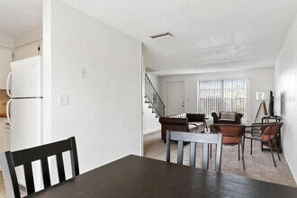 1610 S Palmetto Ave in South Daytona, FL - Building Photo - Building Photo