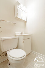 873 W Lill Ave in Chicago, IL - Building Photo - Building Photo