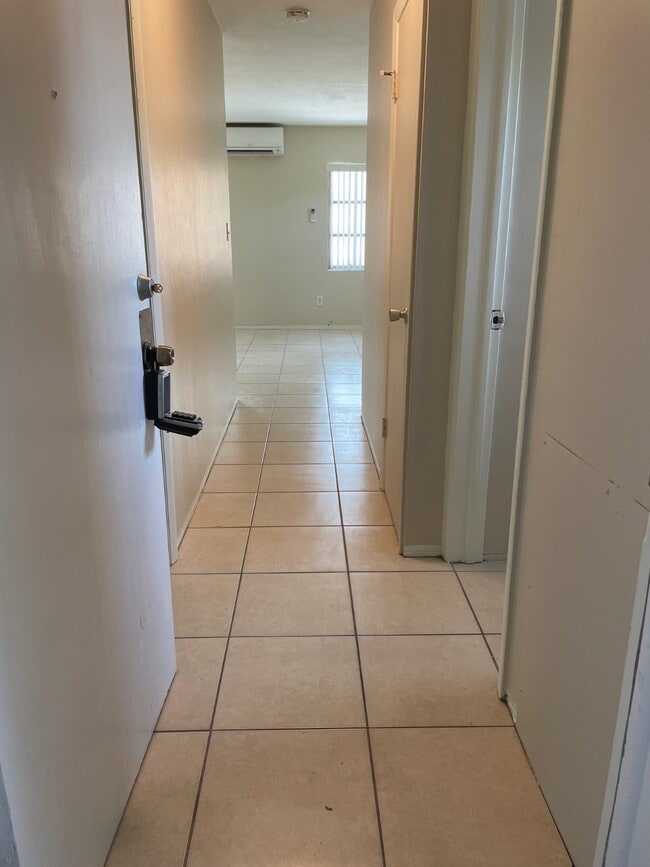 997 Sunrise Dr in Tarpon Springs, FL - Building Photo - Building Photo
