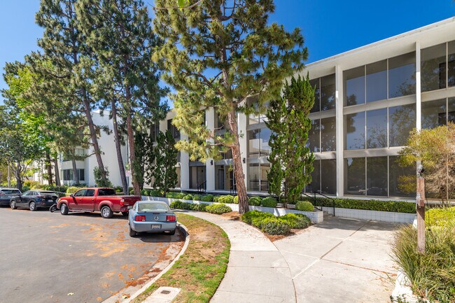 Briarcliff in Playa Del Rey, CA - Foto de edificio - Building Photo