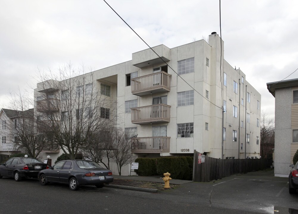 Masters Apartments in Seattle, WA - Building Photo