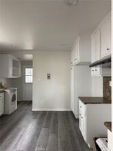 132 E 101st St in Los Angeles, CA - Building Photo - Building Photo