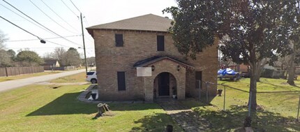 8050 Tavenor Ln in Houston, TX - Building Photo - Building Photo