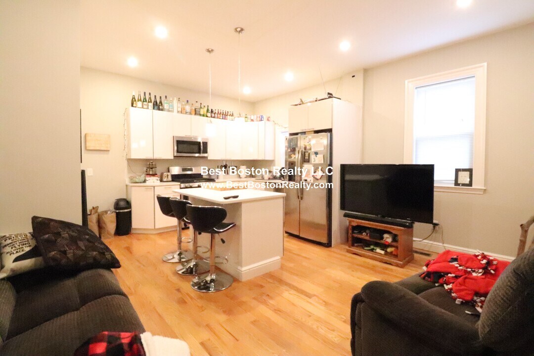 33 Portsmouth St in Cambridge, MA - Building Photo