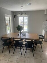 204 Yaupon Dr in Baytown, TX - Foto de edificio - Building Photo