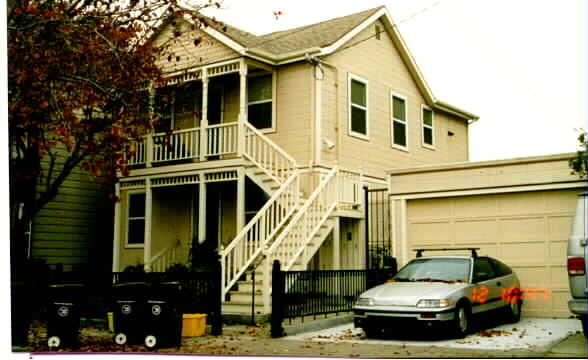 5876 Vallejo St in Emeryville, CA - Building Photo - Building Photo