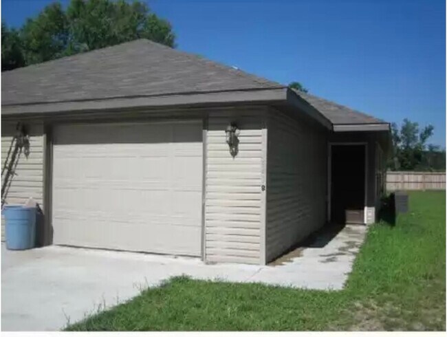 221 Carrigan Rd in Elkins, AR - Building Photo - Building Photo
