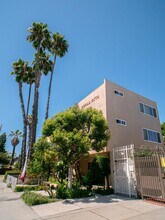 Regal Rita Apartments in Los Angeles, CA - Building Photo - Building Photo