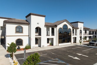 Palazzo Luxury Villas in Delano, CA - Building Photo - Building Photo