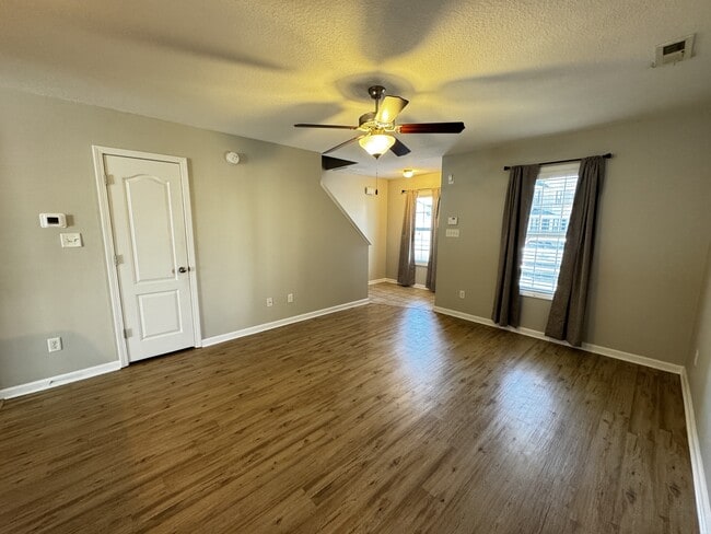 147 Glen Cannon Drive in Jacksonville, NC - Building Photo - Building Photo