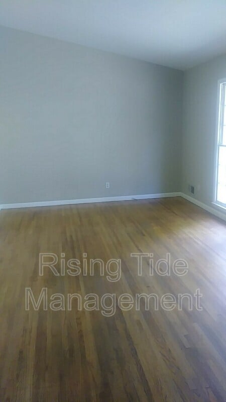 1042 Mesa Dr in Birmingham, AL - Building Photo - Building Photo