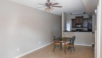 2101 E. Kearney in Laredo, TX - Building Photo - Interior Photo