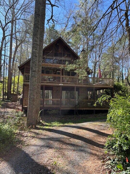 1160 W Blue Ridge Rd in Flat Rock, NC - Building Photo