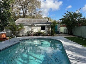 286 NW 57th St in Miami, FL - Building Photo - Building Photo