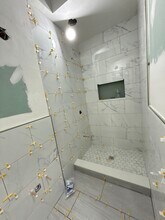 3406 30th Ave, Unit 3rd floor in Astoria, NY - Building Photo - Building Photo