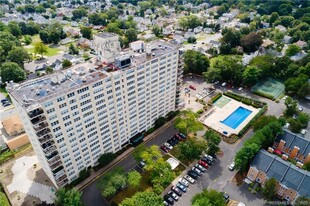 2625 Park Ave in Bridgeport, CT - Building Photo