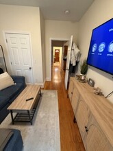 58 Medford St, Unit 1 in Somerville, MA - Building Photo - Building Photo