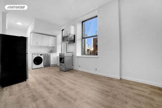 500 E 73rd St in New York, NY - Building Photo - Building Photo