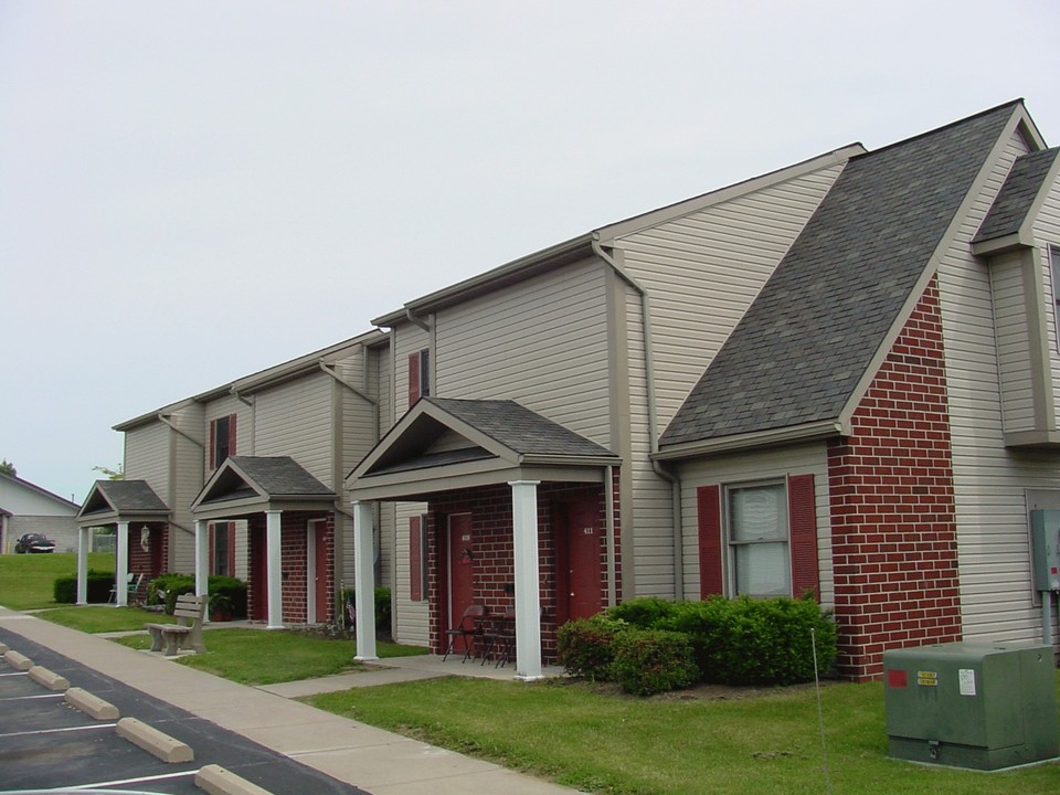 Spring Hill Manor in Frackville, PA - Building Photo