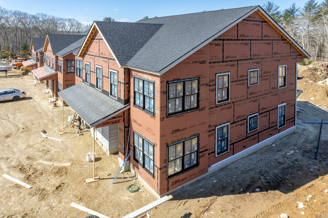 Pineview Apartments in Exeter, RI - Building Photo