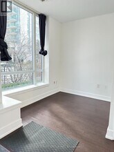 23-TH23 Sheppard Ave E in Toronto, ON - Building Photo - Building Photo