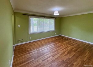 23480 Norwood St in Oak Park, MI - Building Photo - Building Photo