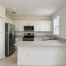 2737 SE 17th St in Homestead, FL - Building Photo - Building Photo