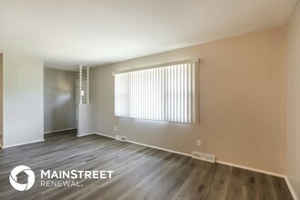 7718 NE 54th St in Kansas City, MO - Foto de edificio - Building Photo