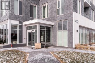 412 Silver Maple Rd in Oakville, ON - Building Photo - Building Photo