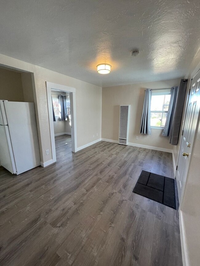 property at 2982-2982 1/2 Franklin Ave