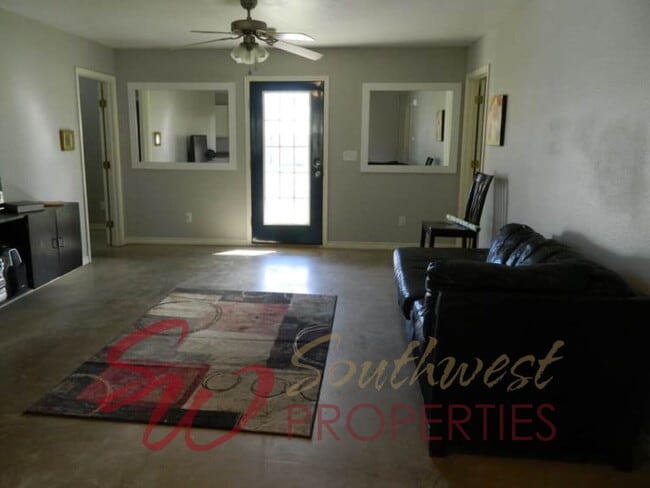 811 W Green in Stephenville, TX - Building Photo - Building Photo