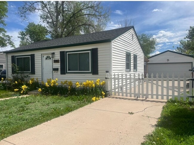 property at 2640 S Hooker St
