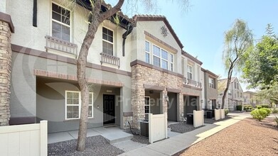 2222 E Huntington Dr in Phoenix, AZ - Building Photo - Building Photo
