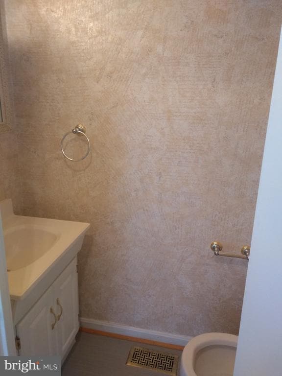 2055 Pilgrim Dr in Woodbridge, VA - Building Photo - Building Photo