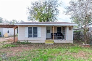 818 Ballinger St in Abilene, TX - Building Photo