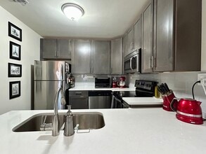 1849 Green Bay Rd in Highland Park, IL - Foto de edificio - Building Photo