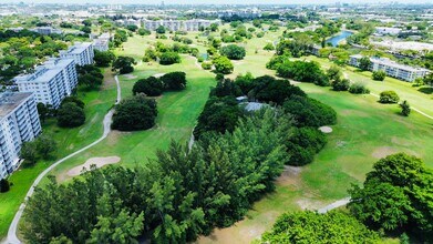 3100 N Palm Aire Dr in Pompano Beach, FL - Building Photo - Building Photo