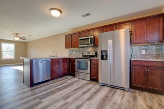 985 Big Sky Dr in Clarksville, TN - Building Photo - Building Photo